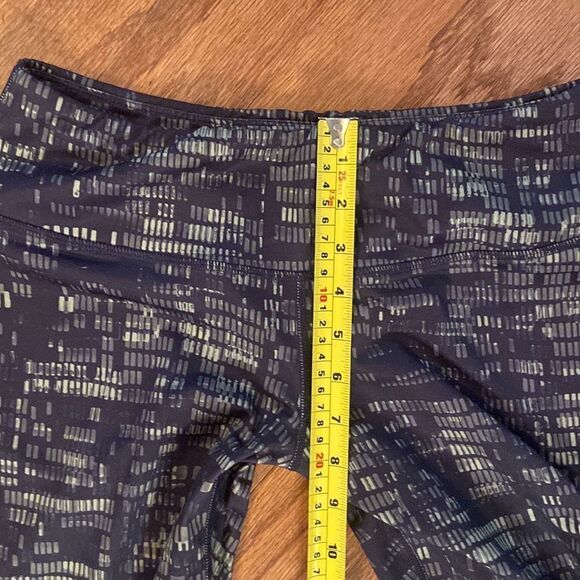Gander Mountain size, medium leggings, black, and green - Picture 5 of 7